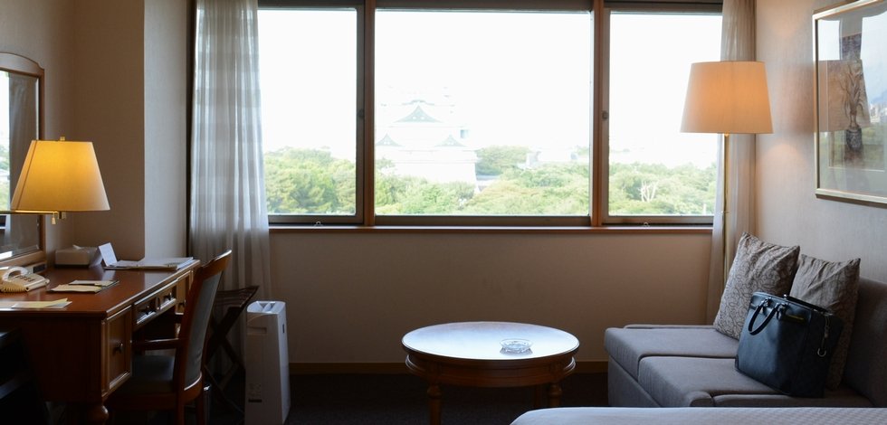客室から見る名古屋城