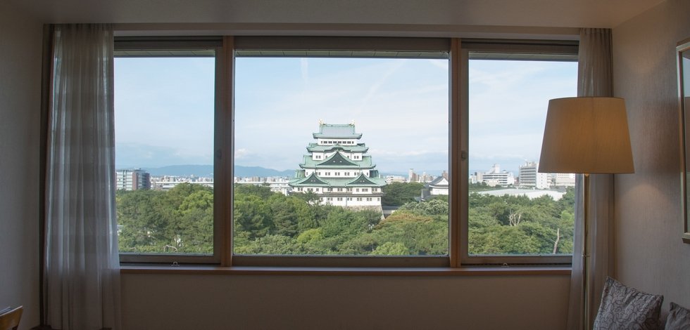 客室から見る名古屋城