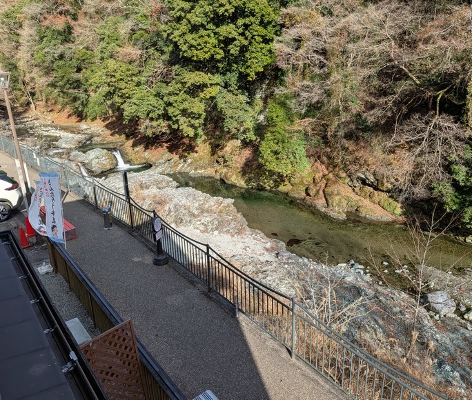 ������Ɍ������A�艷�� �R�k�� �ԂȂ̓�