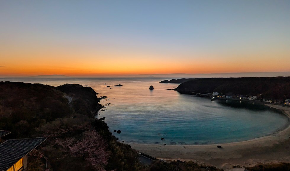 �J�^�̒��Ă� ���c�r���[�z�e���̐�i