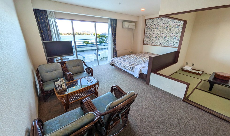 �L���q�� �l���� �z�e���O���[���v���U